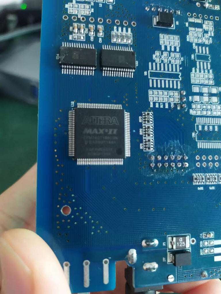 FPGA-Programmierer mit USB-Anschluss über Glasfaserkabel