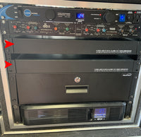 8 チャンネル ラインレベル バランス XLR オーディオ オーバー ファイバー エクステンダー (コンバーター) から最大 20 km SMF または 500 メートル MMF まで、1 U ラックマウント シャーシを搭載